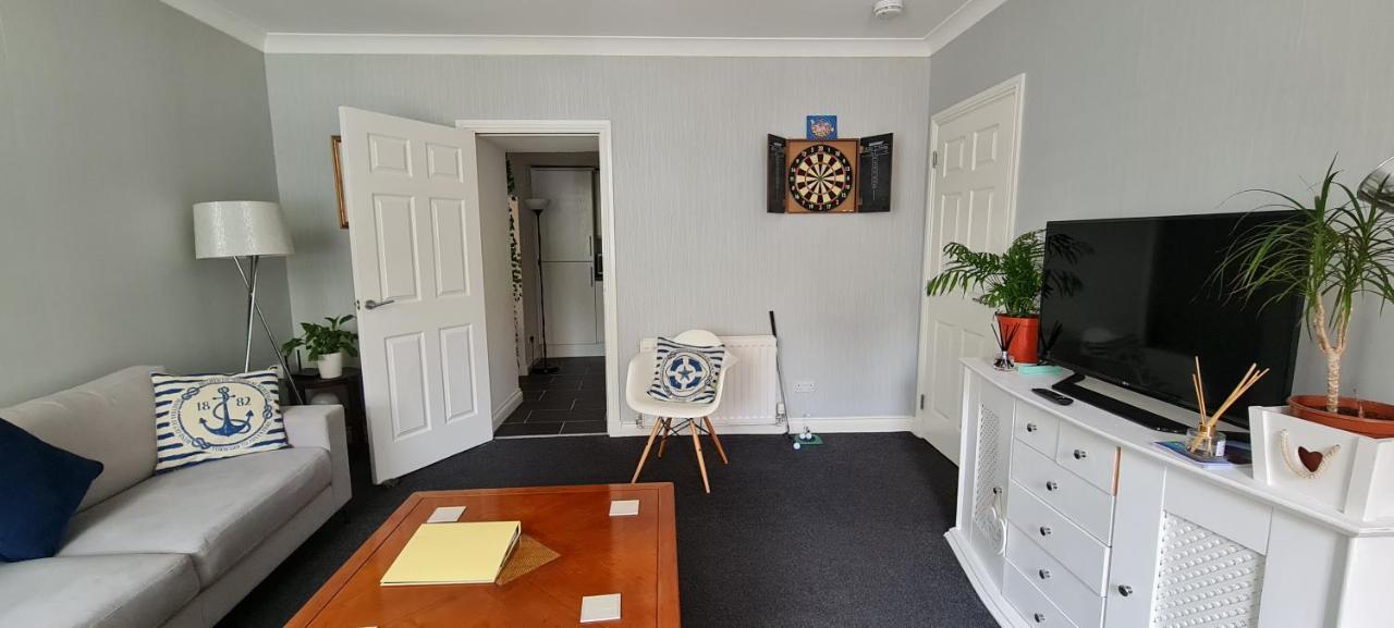 The Heathers - Near Beach & Free Golf Bag & Clubs. Apartment Maybole Екстериор снимка